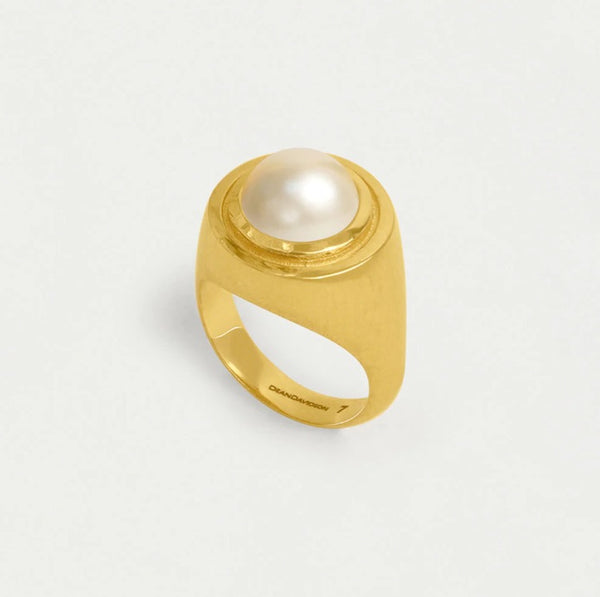 Mini Signet Ring  Pearl | Size 7
