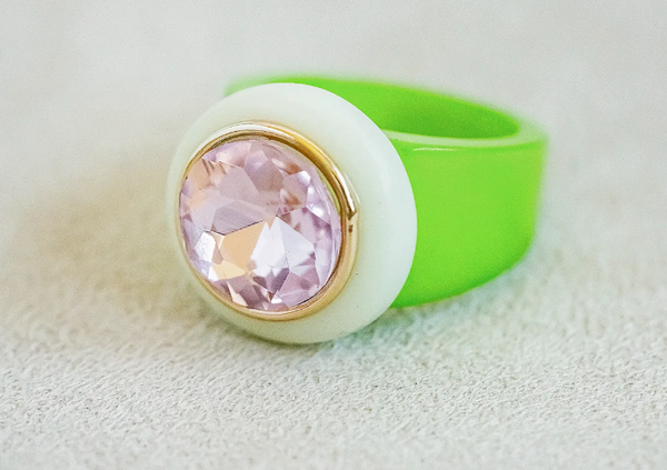 City Girl Ring Medium | Dragonfruit